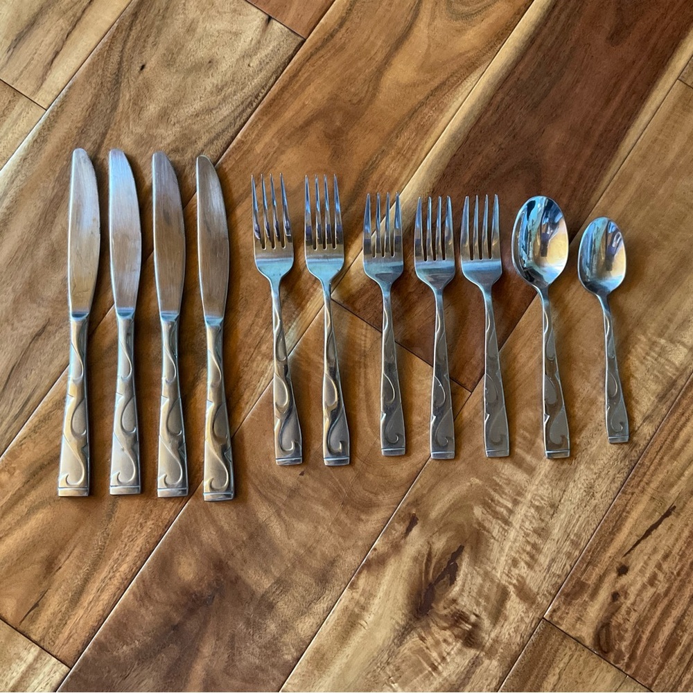 ✔️ Oneida Tuscany 18/10 Stainless Mixed Flatware Set of 11